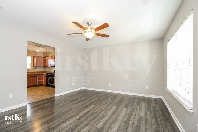 Foto del edificio - 4295 Kendall Farms Way