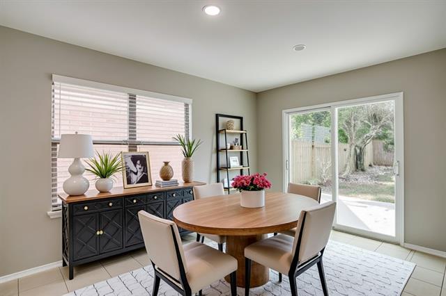 Building Photo - 10633 Lipan Trail