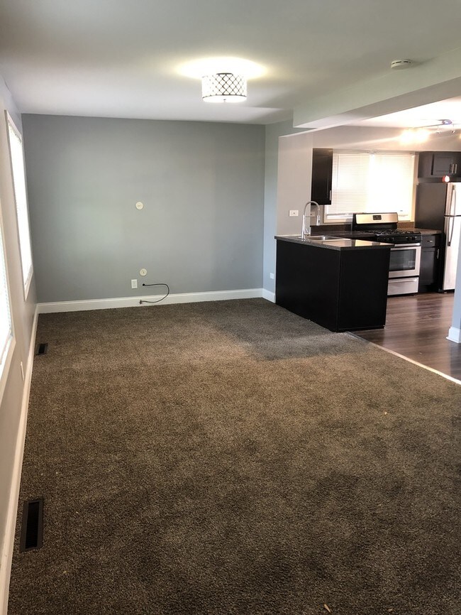 Building Photo - Nicely updated  4 Bedroom 2  bath home!