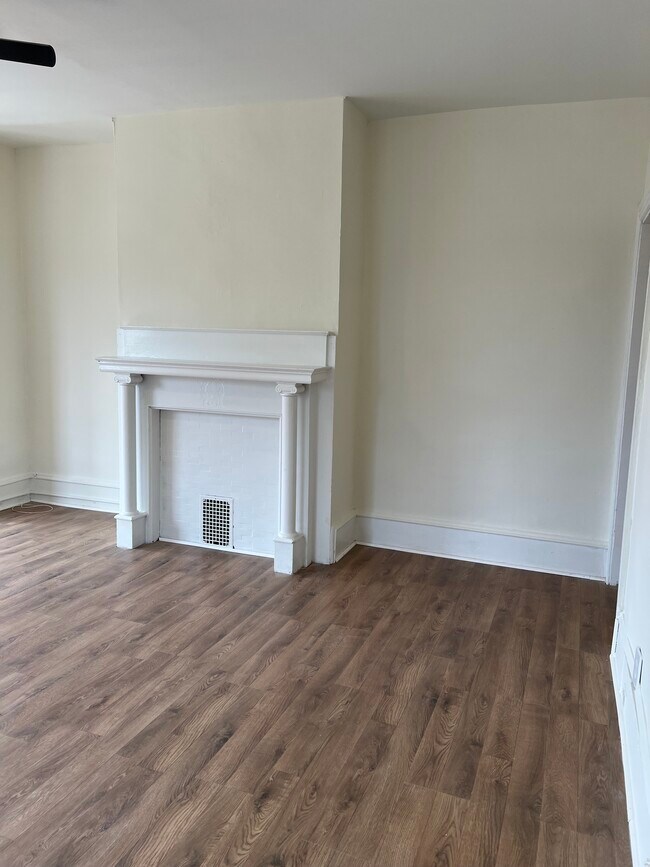 Building Photo - 511 E Brinton St