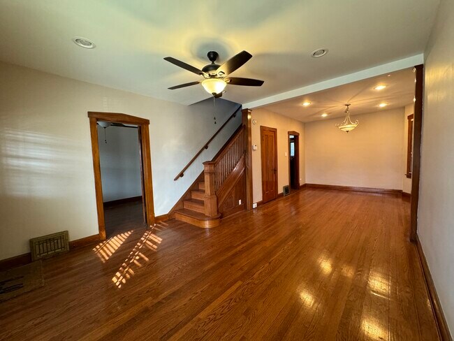 Foto del edificio - 2635 N Mango Ave