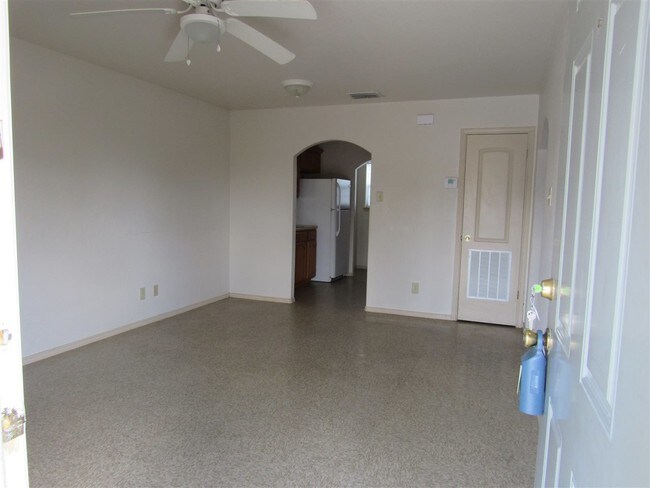 Building Photo - 1804 Juarez Ave