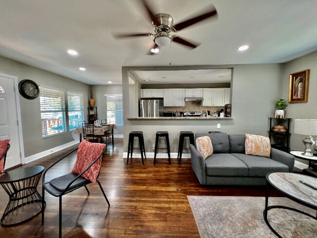 Foto del edificio - 2531 W Mulberry Ave