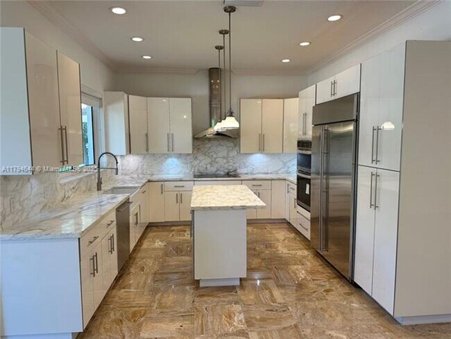 Building Photo - 10600 SW 69th Ave