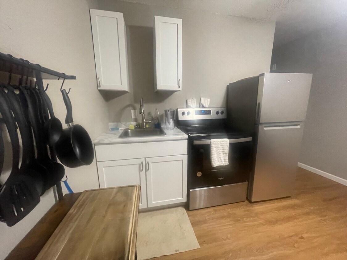 Studio Apartment in Hollister, MO - Affordable Living- All Utilities Included - Studio Apartment  in Hollister, MO - Affordable Living- All Utilities Included