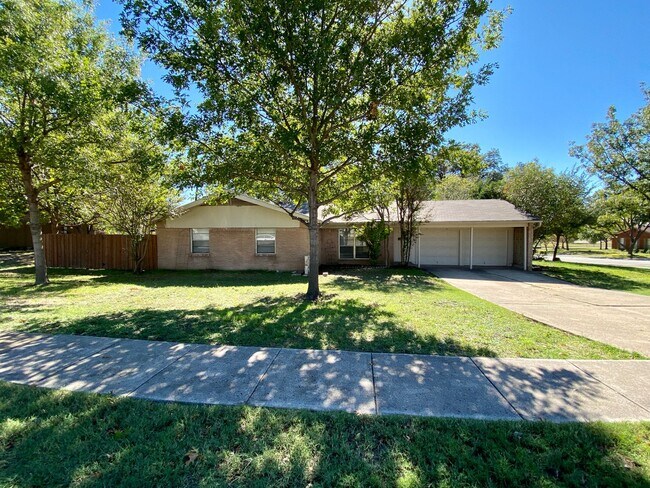 Building Photo - Spacious 3 bed, 2 bath home for rent!