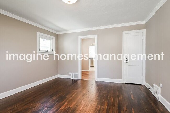 Building Photo - 1329 Elmwood Road
