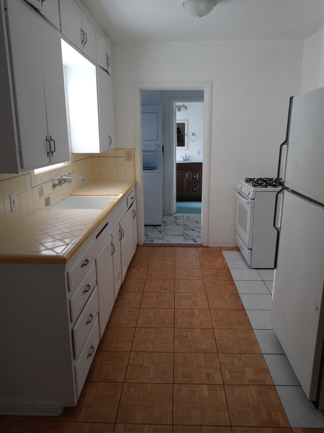 Kitchen - 2308 39th St