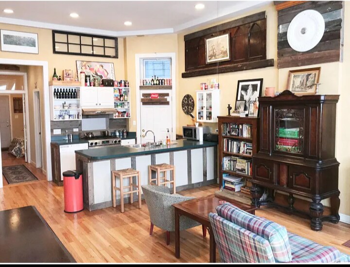 Foto principal - 2857 N Damen Ave