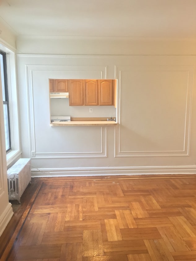 Primary Photo - 288 Crown St