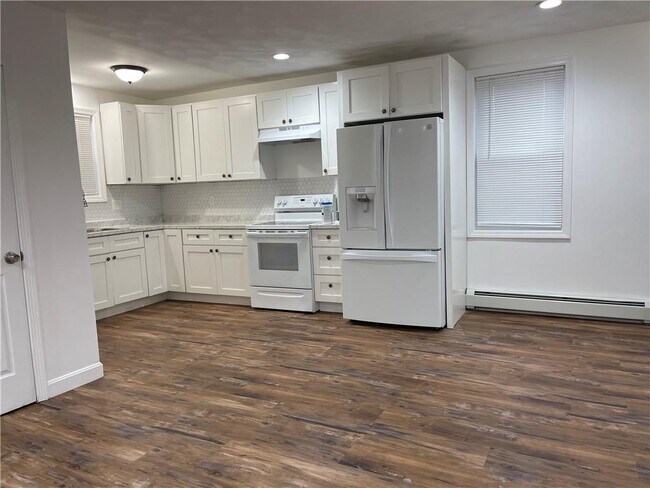 Foto del edificio - 14 Brayton Ave