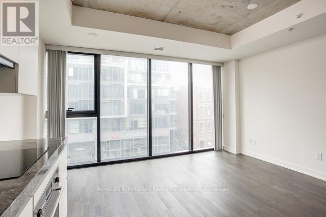 Photo du bâtiment - 629 King St W