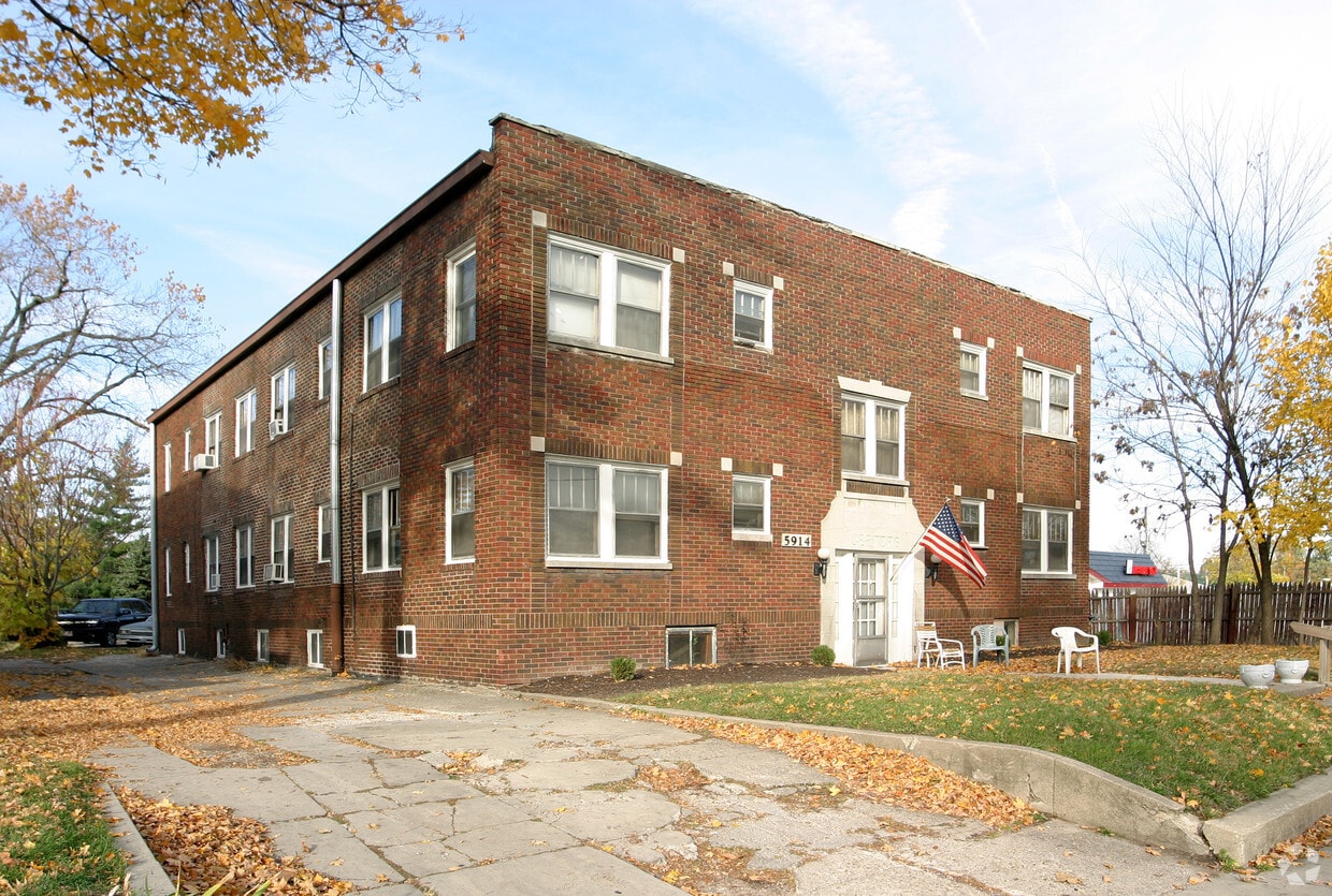 Building Photo - 5914 E Washington St