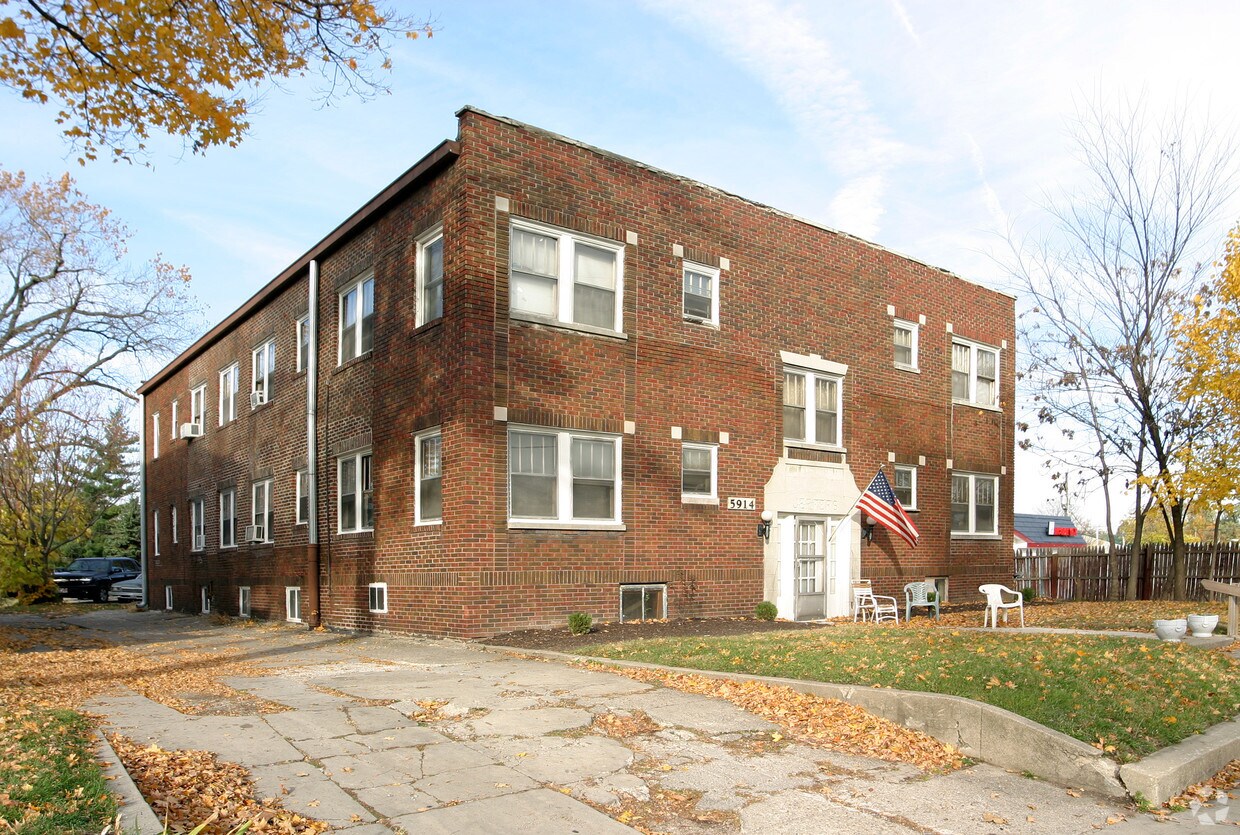 Foto del edificio - 5914 E Washington St