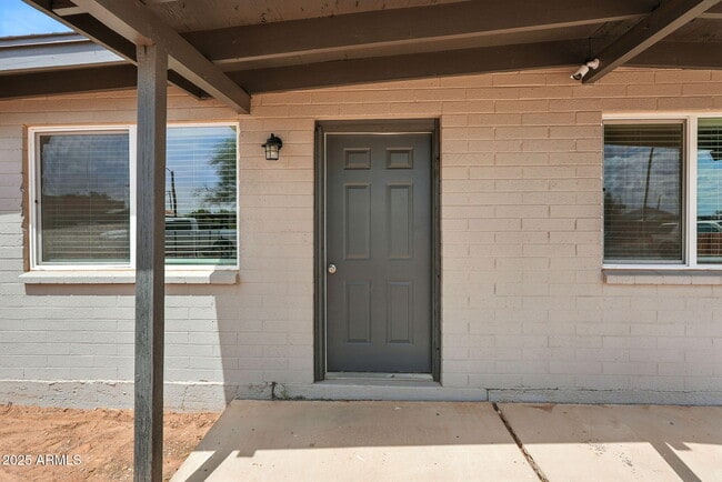 Foto del edificio - 130 W Harding Ave