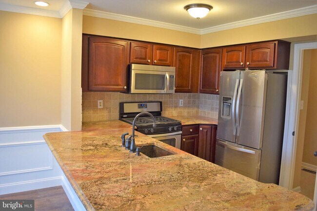 Building Photo - 30 5 Crown Royal Cir