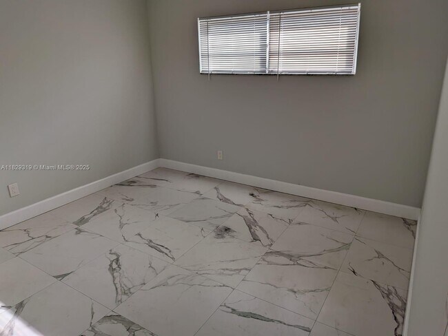 Building Photo - 6201 SW 37th St