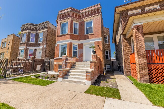 Building Photo - 5924 S Artesian Ave