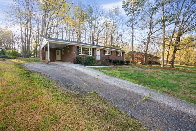 Foto del edificio - Remodeled 3 bedroom-2 bath Home Spartanburg