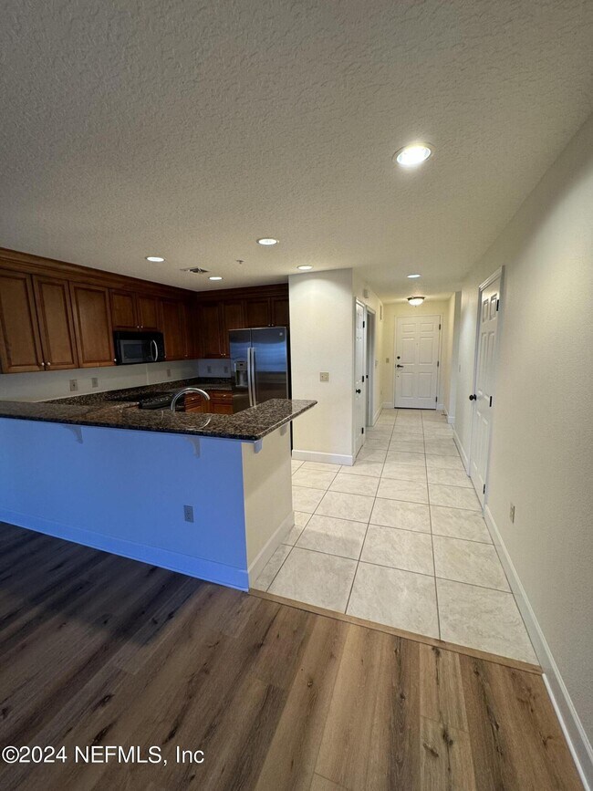Foto del edificio - 1478 Riverplace Blvd