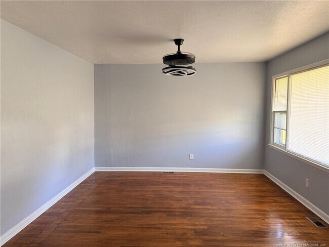 Building Photo - 6025 Elstree Pl