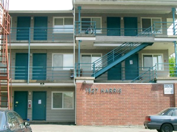 Building Photo - 1247 Villard St