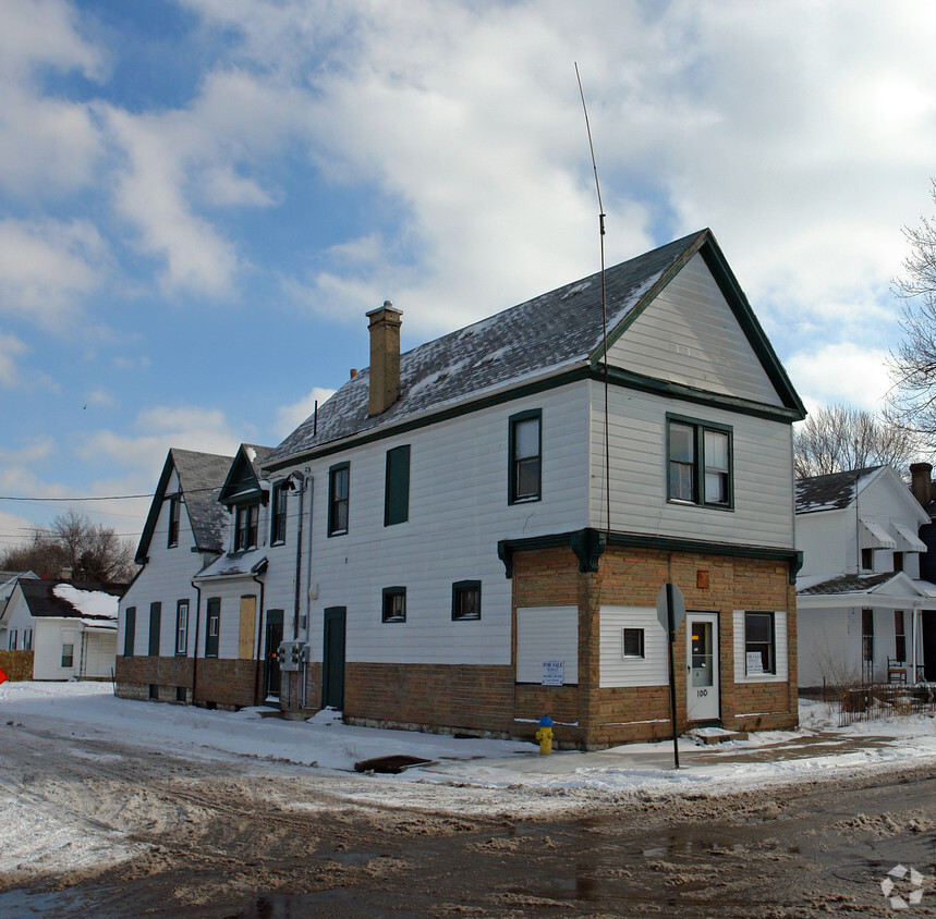 Building Photo - 100 McReynolds St