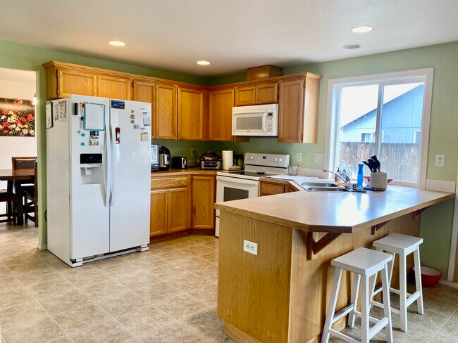 Foto del edificio - 458 Trout Ave