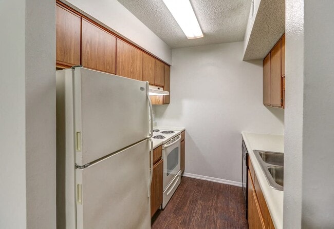 Building Photo - Ashley Pointe