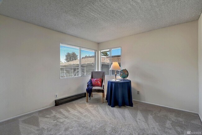 Foto del edificio - Great Lake Sammamish condo