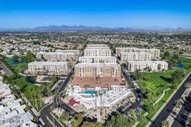 Foto del edificio - 7840 E Camelback Rd