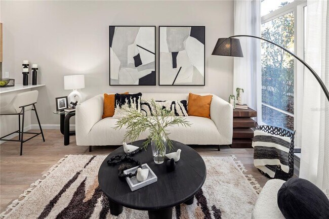 Foto del edificio - 5256 International Dr