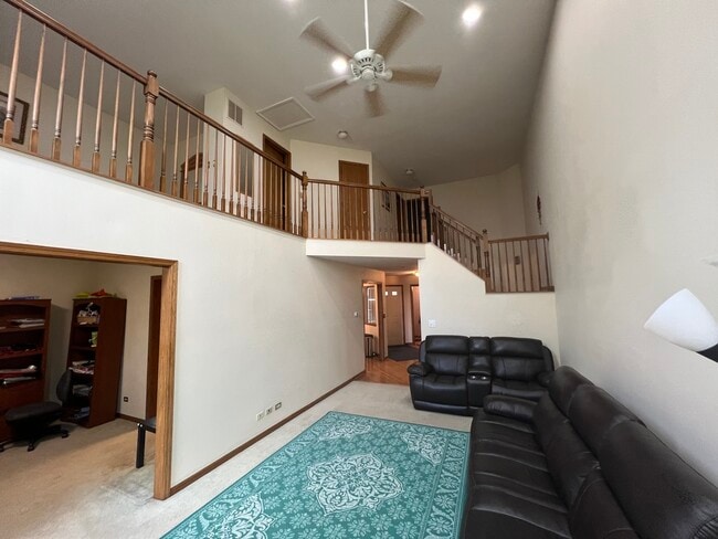 Building Photo - 941 Sweetflower Dr