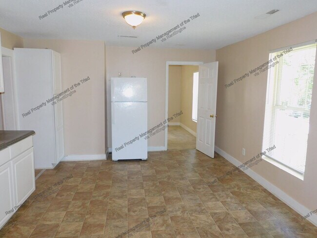 Foto del edificio - 618 Glencoe St