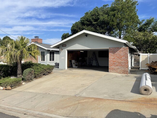 Building Photo - 5632 Lone Star Dr