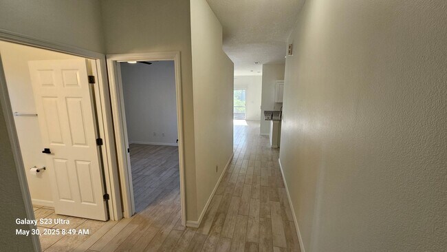 Foto del edificio - Fully Remodeled 3 Bedroom, 2 Bath Duplex w...