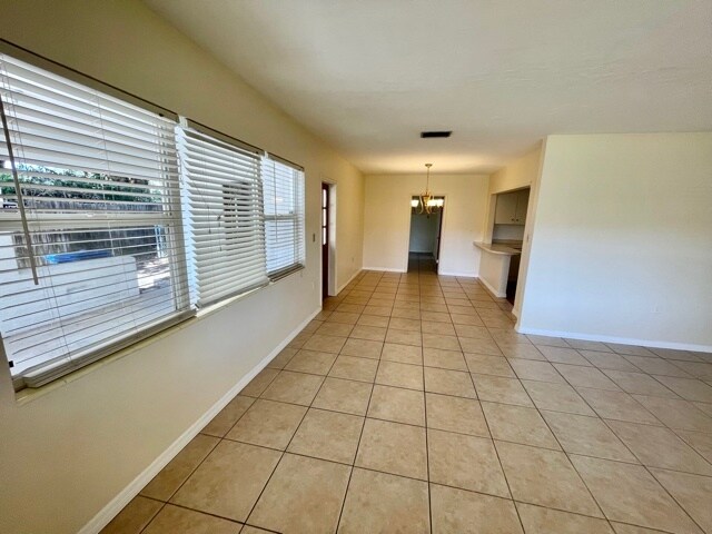 Building Photo - 2311 Bougainvillea St