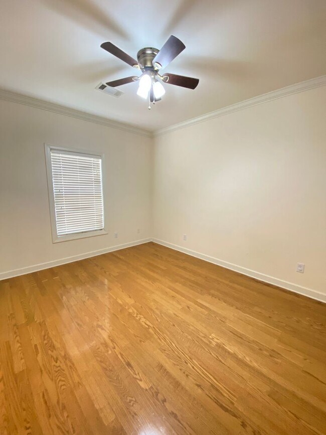 Building Photo - Spacious 4-Bedroom Home Near Tiger Town & Moore’s Mill!