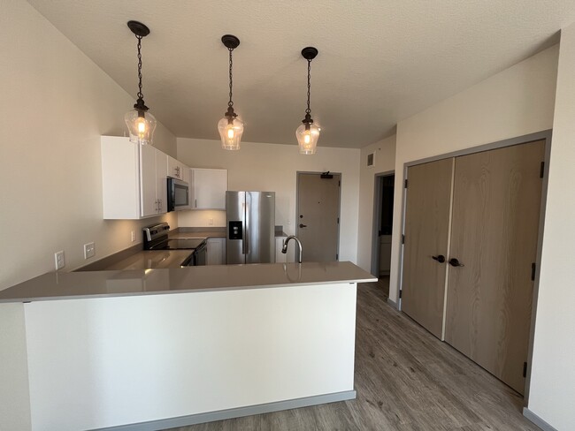 2 Bedroom Kitchen Island - RoK Lofts