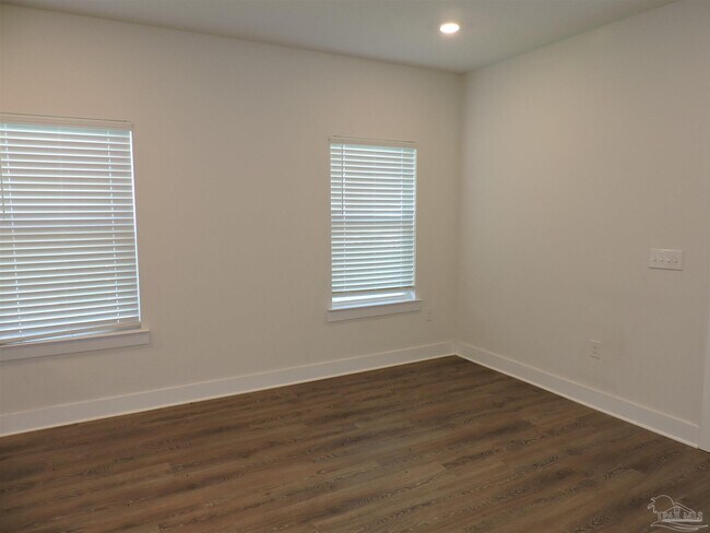 Foto del edificio - 9635 Nature Creek Blvd