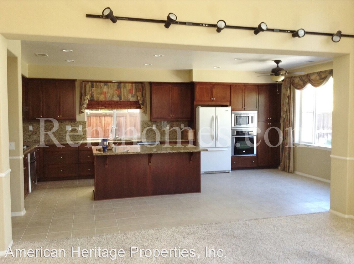 Building Photo - 4 br, 3 bath House - 2301 Wander Street
