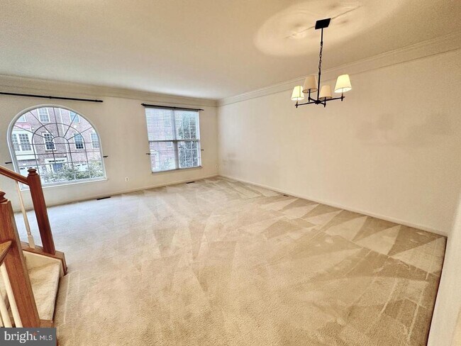 Building Photo - 13030 Park Crescent Cir