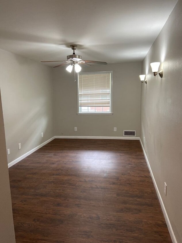 Building Photo - 3450 Sockwell Blvd