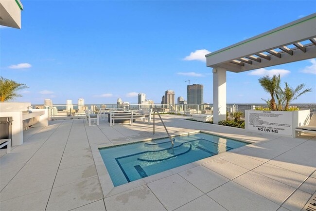 Foto del edificio - 777 3rd Ave N