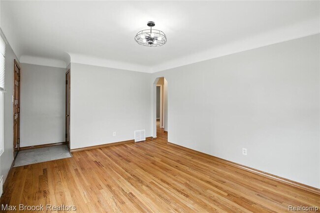 Foto del edificio - 25301 Ford St