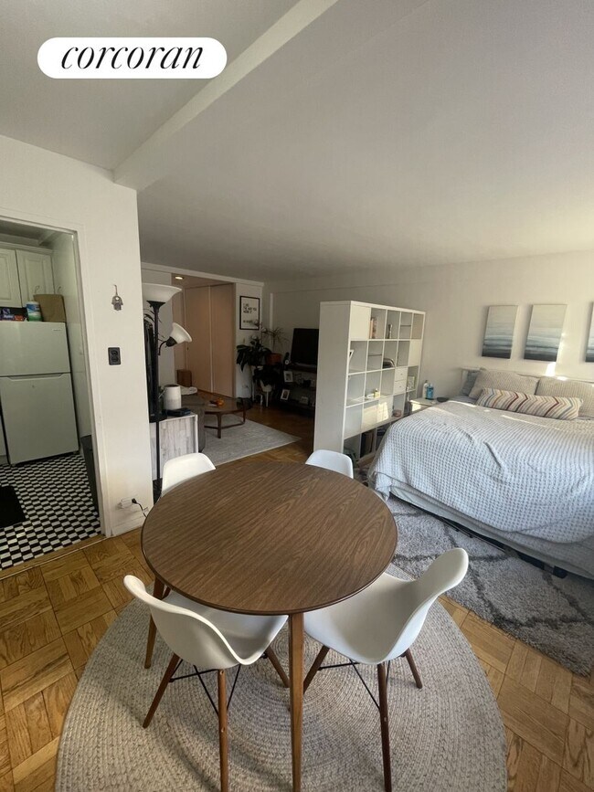 Foto del edificio - 241 E 76th St