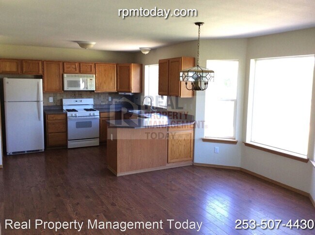 Foto del edificio - 3 br, 2.5 bath House - 321 Eldredge Ave NW