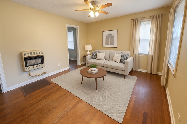 Photo - 517 E Rickenbacker Dr House