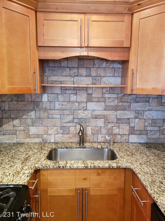 Foto del edificio - 1 br, 1 bath Apartment - 231 12th Street