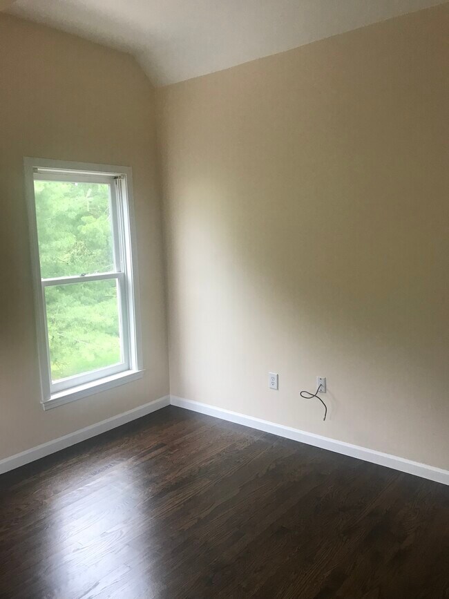 Building Photo - 2 Apple Ridge Dr